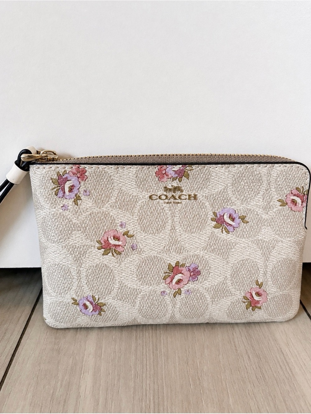Coach Corner Zip Wristlet Signature Canvas Floral Print Sand Multi